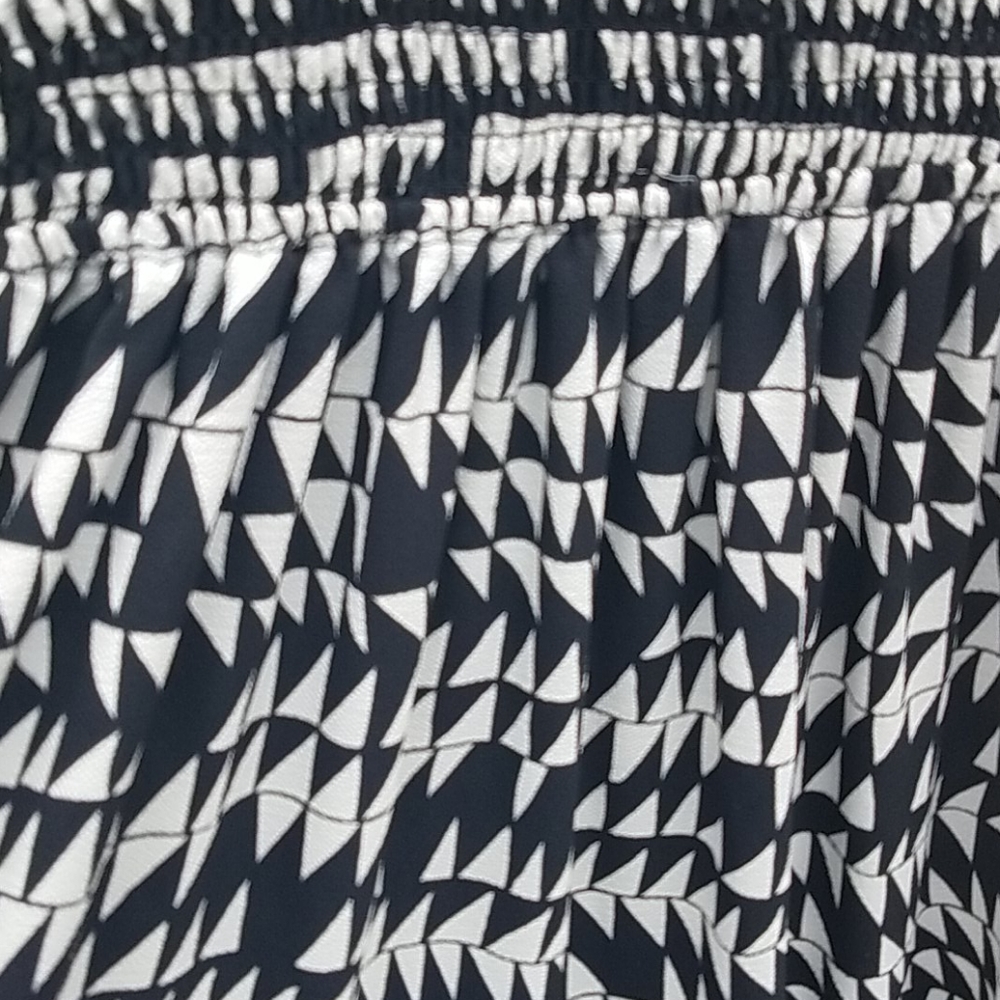 Sleeveless maxi dress - Picture 2 of 5